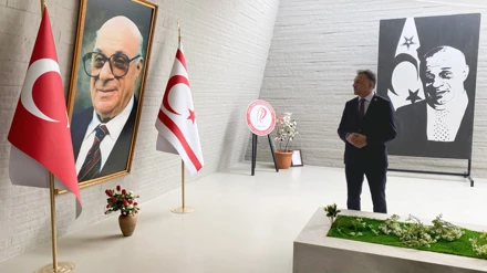 Rektör Aksoy’dan Denktaş ve Dr. Küçük’ün mezarlarına ziyaret